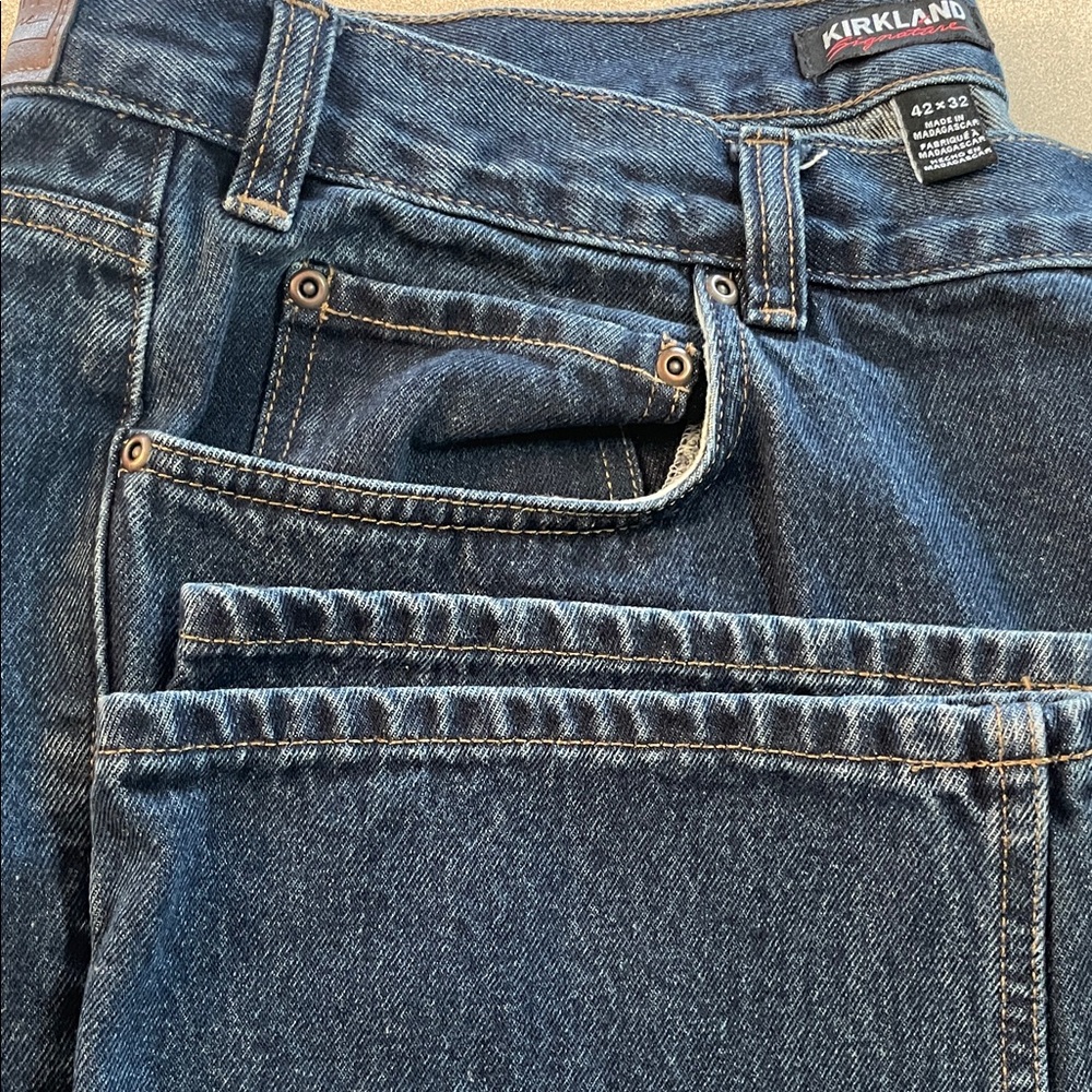 Kirkland Signature Men's Dark Blue Relaxed Jeans